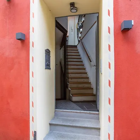 Lakeview Villa, Terrace And Garage וילה