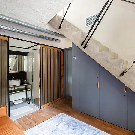 Lakeview Villa, Terrace And Garage וילה