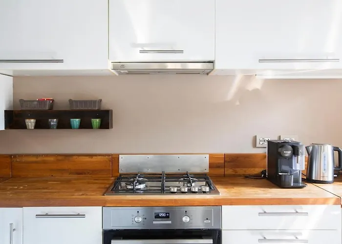 Lakeview Villa, Terrace And Garage 빌라 *