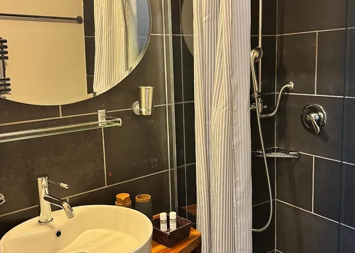 Lakeview Villa, Terrace And Garage 빌라 *