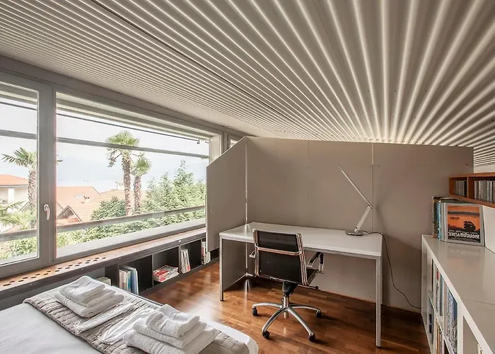 Lakeview Villa, Terrace And Garage 빌라